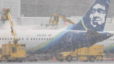Авиакомпании отменили 3900 рейсов в США в пятницу из-за зимнего шторма - unn.com.ua - США - Украина - Киев - Колумбия - Бостон - шт. Колорадо - state Alaska
