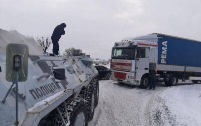 На українсько-польському кордоні перестали пропускати вантажівки та автобуси: у чому причина - rbc.ua - Украина - Україна - Польща