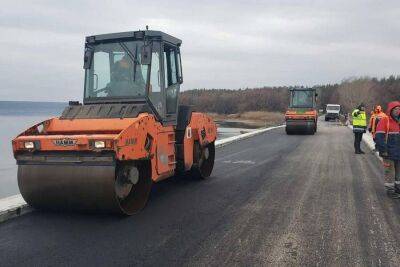 Мост через Печенежское водохранилище восстановлен, по нему уже ездит транспорт - objectiv.tv - Харьковская обл. - район Чугуевский