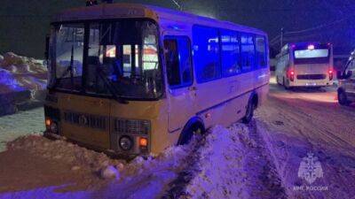 ДТП с двумя автобусами - школьным и маршрутным - произошло в Башкириии - usedcars.ru - Россия - Башкирия - район Уфимский