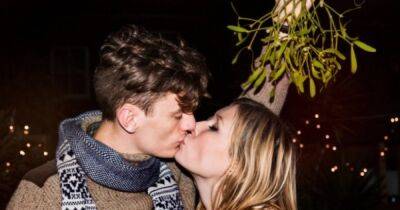 Паразит для поцелуев. Ученые рассказали, почему не очень-то романтично целоваться под омелой - focus.ua - Украина