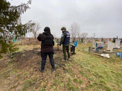 На Харьковщине эксгумировали тело мужчины, погибшего в собственном дворе - objectiv.tv - Украина - Харьковская обл. - Харьков - район Купянский - с. Петропавловка, район Купянский