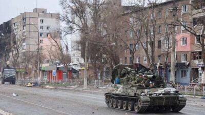 Російські окупанти продовжують перекидати техніку через Маріуполь - lenta.ua - Украина - місто Маріуполь
