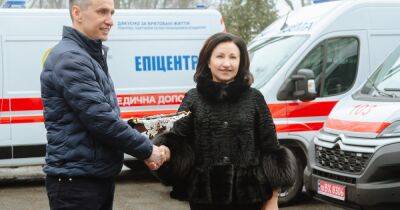 Епіцентр передав МОЗ чергову партію з десяти автомобілів швидкої допомоги - focus.ua - Украина