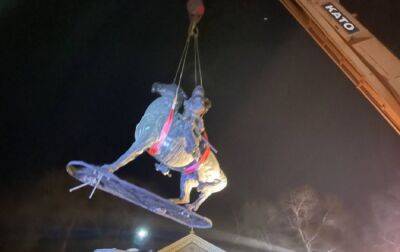В Одесі демонтували пам'ятник Суворову - rbc.ua - Украина - Україна - місто Одеса