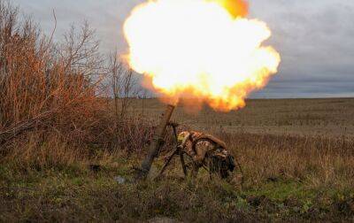 Українські військові мінометним вогнем накрили вантажівки окупантів (відео) - rbc.ua - Украина - Україна - Росія