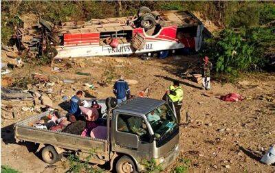 В Боливии автобус упал в пропасть, много жертв - korrespondent.net - Украина - Мексика - Испания - Боливия