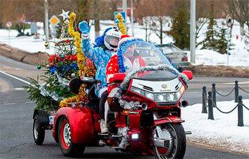 Дед Мороз на трицикле «поднял на уши» белорусскую глубинку - charter97.org - Белоруссия - Минск - Светлогорск