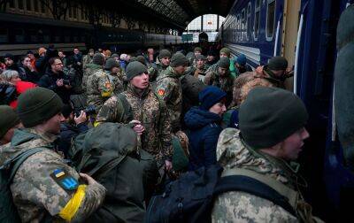 України Володимир Зеленський - Воєнний стан в Україні: коли закінчується і що потрібно знати - rbc.ua - Україна - Росія - Конституция