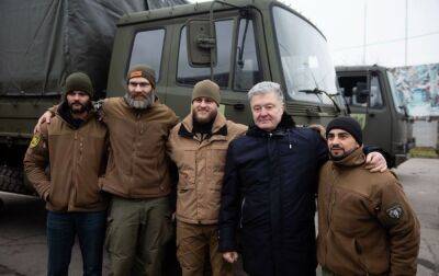 Петро Порошенко - Порошенко у Херсоні передав 10 DAFів у підрозділи ЗСУ - rbc.ua - Україна - місто Херсон