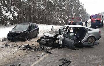 Страшное ДТП под Борисовом: Audi лоб в лоб столкнулся с Opel - charter97.org - Белоруссия - район Смолевичский