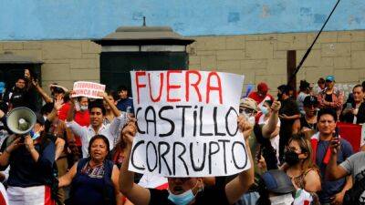 Педро Кастильо - Парламент Перу объявил импичмент президенту, он арестован - svoboda.org - США - Перу