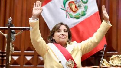 Президентом Перу вперше стала жінка після драматичної зміни влади в країні - bin.ua - Украина - Перу