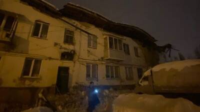 В Тульской области под тяжестью снега обрушилась крыша жилого дома - 5-tv.ru - Тульская обл. - Алексин