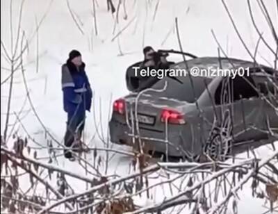 Сбивающего сосульки «снайпера» заметили нижегородцы в Ленинском районе - vgoroden.ru - Дзержинск