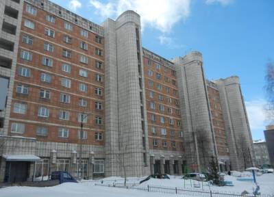 Годовалый ребенок выпал из окна 9 этажа в Перми и остался в живых - province.ru - Санкт-Петербург - Пермь