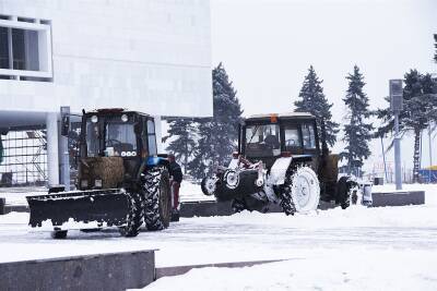 Александр Ермаков - В январе из парков и скверов Ульяновска вывезли более 4,5 тысячи кубометров снега - ulpravda.ru - Ульяновск - Камаз