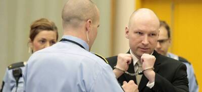 Андерс Брейвик - Норвежский суд отказал террористу Брейвику в досрочном освобождении - runews24.ru - Норвегия - Осло