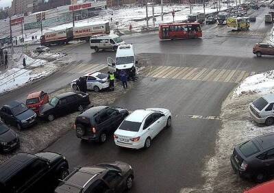 В Рязани произошла массовая авария с участием «скорой» - ya62.ru - Рязань