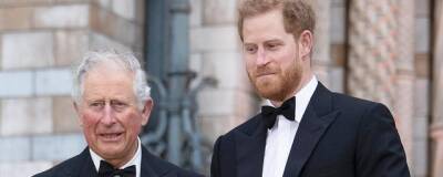 Елизавета Королева - Гарри Принц - Принц Чарльз лично позвонил сыну Гарри сообщить о будущем титуле своей супруги - runews24.ru - Англия