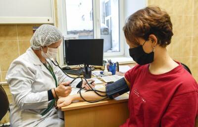 Более 100 подростков в Тверской области вакцинировались от коронавируса - afanasy.biz - Тверь - Тверская обл.