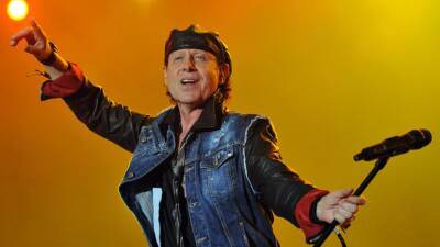 Клаус Майне рассказал о работе над новым альбомом Scorpions в пандемию - russian.rt.com - США - Польша