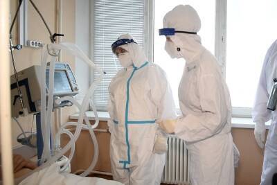 За сутки в Астраханской области коронавирусом заразились 890 человек - volg.mk.ru - Астраханская обл.