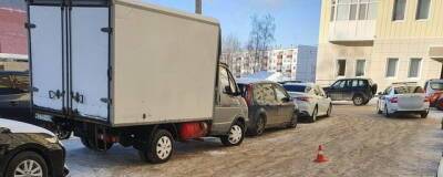 В Нефтеюганске во дворе жилого дома водитель сбил 6-летнего ребенка - runews24.ru - Югра - Нефтеюганск