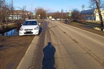 В Апшеронском районе под колёса иномарки попала 8-летняя девочка - kuban.mk.ru - Кубань - Апшеронск