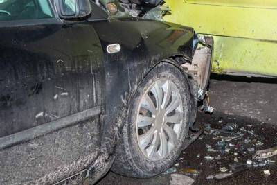 Ford - Масштабное ДТП с автобусом в Днепре, кадры: задеты 4 авто - dnepr.politeka.net - Украина