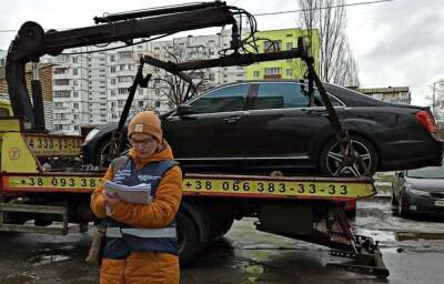 У киевлянина отобрали авто средь бела дня: сильно задолжал - politeka.net - Украина - Киев