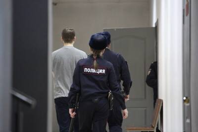 В Петербурге один из подозреваемых по делу об уборке улиц отправлен под домашний арест - znak.com - Санкт-Петербург