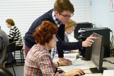 В 2021 году 12 пенсионеров из КЧР освоили курс компьютерной грамотности - kavkaz.mk.ru - Россия - респ. Карачаево-Черкесия
