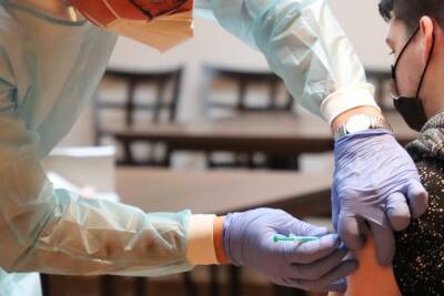 Более 600 краснодарских подростков вакцинировались от коронавируса - kuban.mk.ru - Краснодар