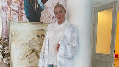 Анастасия Волочкова - «Лысеющая» Волочкова нашла способ спасти волосы. И он ее очень испугал - 5-tv.ru