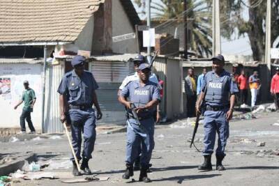 В ЮАР полиция жестко разогнала демонстрацию против незаконных мигрантов - trend.az - Юар - Йоханнесбург