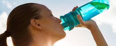 Пластиковые бутылки выделяют в воду более 400 химикатов - runews24.ru - Копенгаген