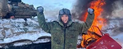 Ксения Бородина - Подписчики обвинили Ксению Бородину в пропаганде войны из-за фото в танке - runews24.ru