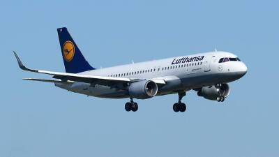 Lufthansa продолжает полеты на Украину - iz.ru - Австрия - Норвегия - Украина - Киев - Швейцария - Израиль - Турция - Азербайджан - Кишинев - Brussels