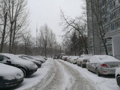 Олег Зотов - Петербургским автомобилистам могут временно запретить парковаться во дворах - rosbalt.ru - Норвегия - Санкт-Петербург - Финляндия - Канада