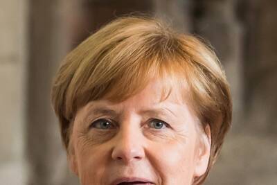 Ангела Меркель - Олафу Шольцу - Меркель предложили роль посредника между Россией и Украиной - mk.ru - Россия - Украина - Германия - Франция