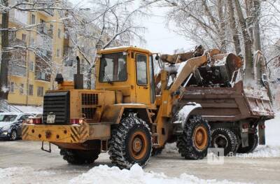 Почти двухметровые сугробы выросли в Нижнем Новгороде за зиму - vgoroden.ru - Нижний Новгород