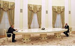 Владимир Путин - Эммануэль Макрон - Олафа Шольца - Переговоры Шольца и Путина: все тот же длинный стол и "странные требования" Кремля - newsland.com - Москва - Россия - США - Украина - Вашингтон - Германия - Франция