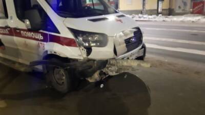 В Челябинске три человека пострадали в ДТП с машиной скорой помощи - nakanune.ru - Челябинск