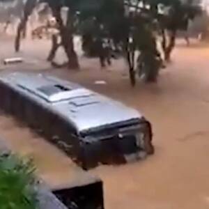Под Рио-де-Жанейро произошло мощное наводнение: есть жертвы. Видео - reporter-ua.com - Рио-Де-Жанейро