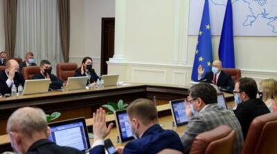 Денис Шмыгаль - Индексацию пенсий с 1 марта утвердил Кабмин: у кого вырастут выплаты - ru.slovoidilo.ua - Украина