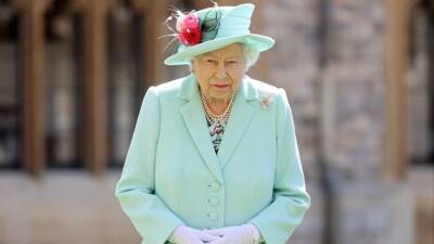 Елизавета II - принц Гарри - принц Чарльз - Елизавета Королева - королева-консорт Камилла - Королева Елизавета II призналась, что ей тяжело ходить - 5-tv.ru - Англия - Великобритания