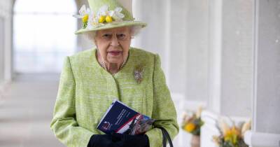 Елизавета II - принц Филипп - Daily Mail: У королевы Елизаветы II начали отказывать ноги - ren.tv - Англия - Великобритания