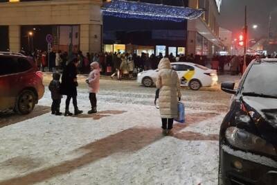 В Ярославле из-за любителя дрифта эвакуировали торговый центр - yar.mk.ru - Ярославль