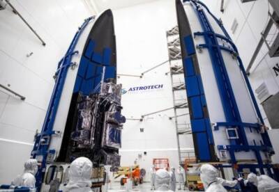 NASA показало процес запечатывания спутника в ракету - facenews.ua - Украина - шт.Флорида